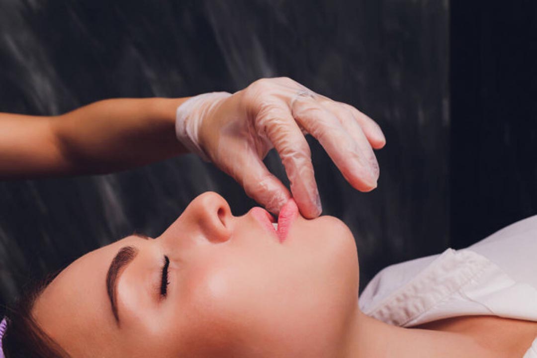 lifting-sculpting-buccal-massage